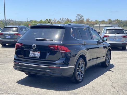 Certified 2022 Volkswagen Tiguan SE FWD image 25
