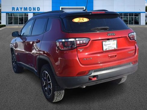 Used 2025 Jeep Compass Trailhawk image 6