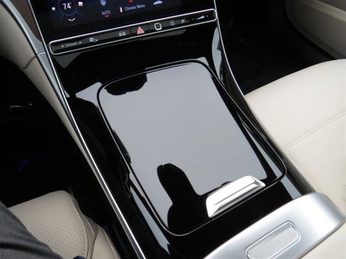 Used 2025 Mercedes-Benz C 300 4MATIC Sedan image 15