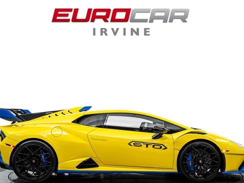 Used 2022 Lamborghini Huracan STO RWD image 6