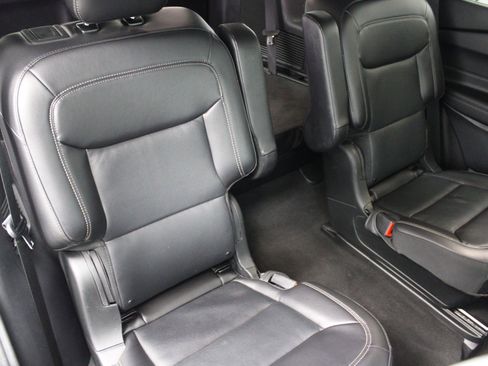 Used 2023 Ford Explorer Limited w/ Equipment Group 301A AWD/4WD image 25