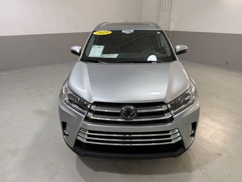 Used 2019 Toyota Highlander Limited w/ Protection Package #3 AWD/4WD image 3
