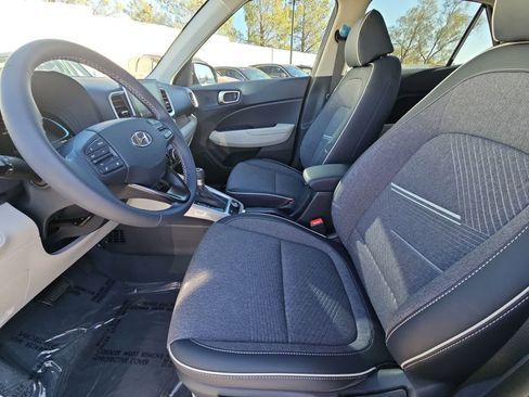New 2026 Hyundai Venue SEL FWD image 15