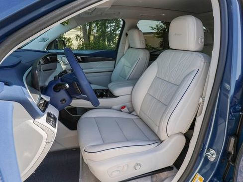 New 2026 Buick Enclave Avenir w/ Super Cruise Package FWD image 15