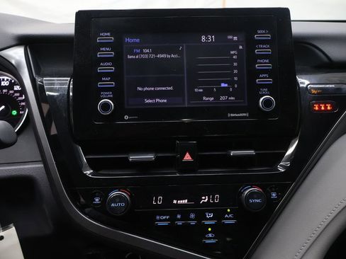 Used 2022 Toyota Camry LE FWD image 21