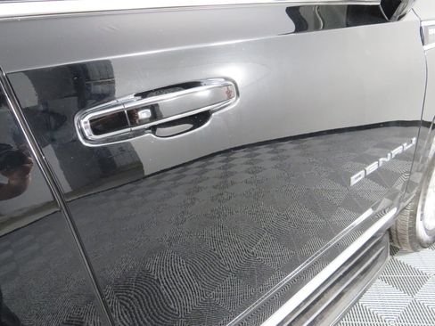 Used 2022 GMC Yukon XL Denali w/ Advanced Technology Package image 37