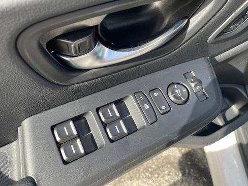 Used 2025 Honda Pilot EX-L image 13