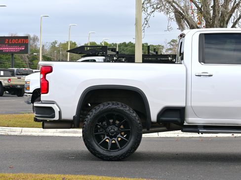 Used 2020 Chevrolet Silverado 2500 High Country image 5
