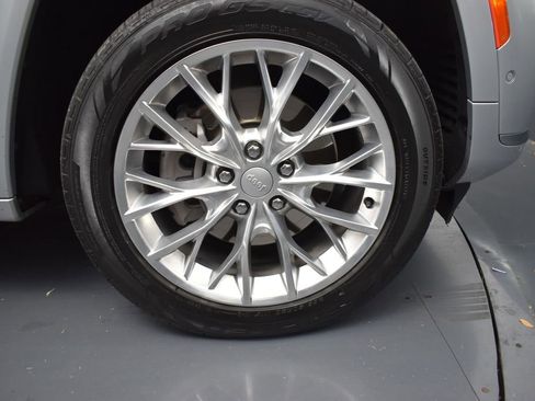 Used 2021 Jeep Grand Cherokee L Summit w/ Luxury Tech Group V image 5