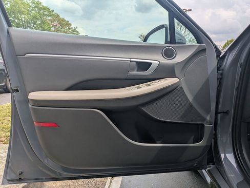 Used 2025 Hyundai Sonata SEL FWD image 11