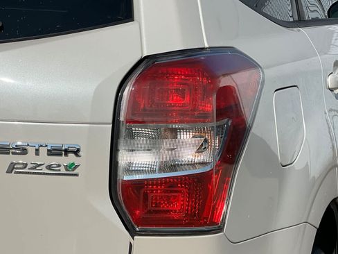 Used 2015 Subaru Forester 2.5i Premium AWD/4WD image 21