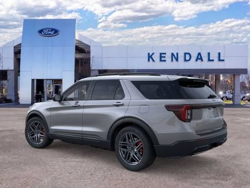 Used 2026 Ford Explorer ST-Line w/ ST-Line Street Pack AWD/4WD image 4