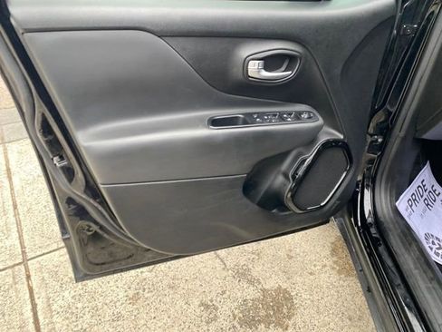 Used 2019 Jeep Renegade Altitude w/ Quick Order Package 2XM image 19