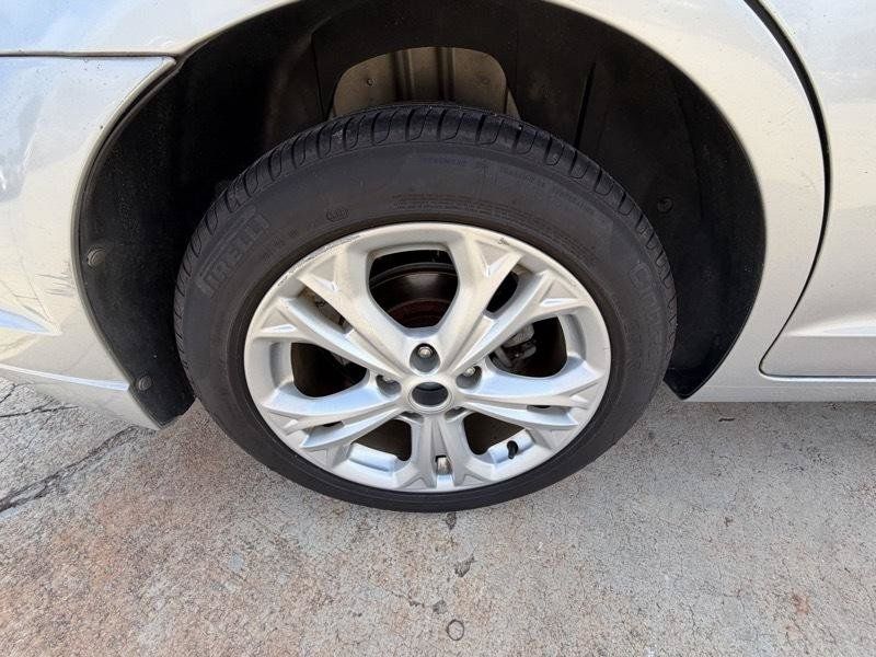 Used 2012 Ford Fusion SE FWD image 11