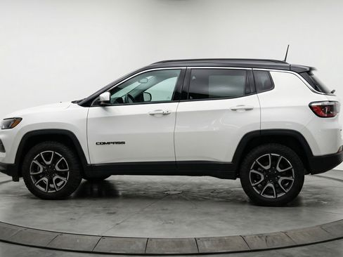 Used 2025 Jeep Compass Trailhawk AWD/4WD image 5