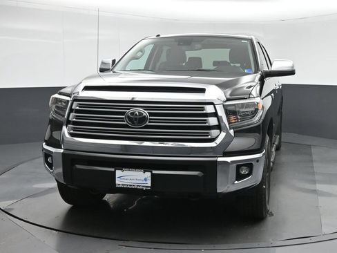Used 2018 Toyota Tundra Limited w/ Limited Premium Package AWD/4WD image 2