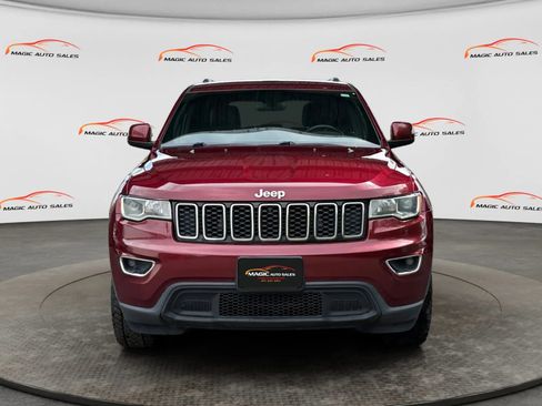 Used 2021 Jeep Grand Cherokee Laredo X AWD/4WD image 3