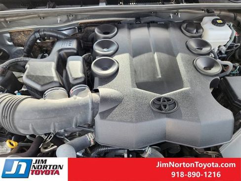 Used 2023 Toyota 4Runner Limited AWD/4WD image 31