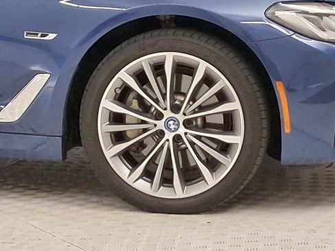Used 2023 BMW 530e w/ Premium Package RWD image 10