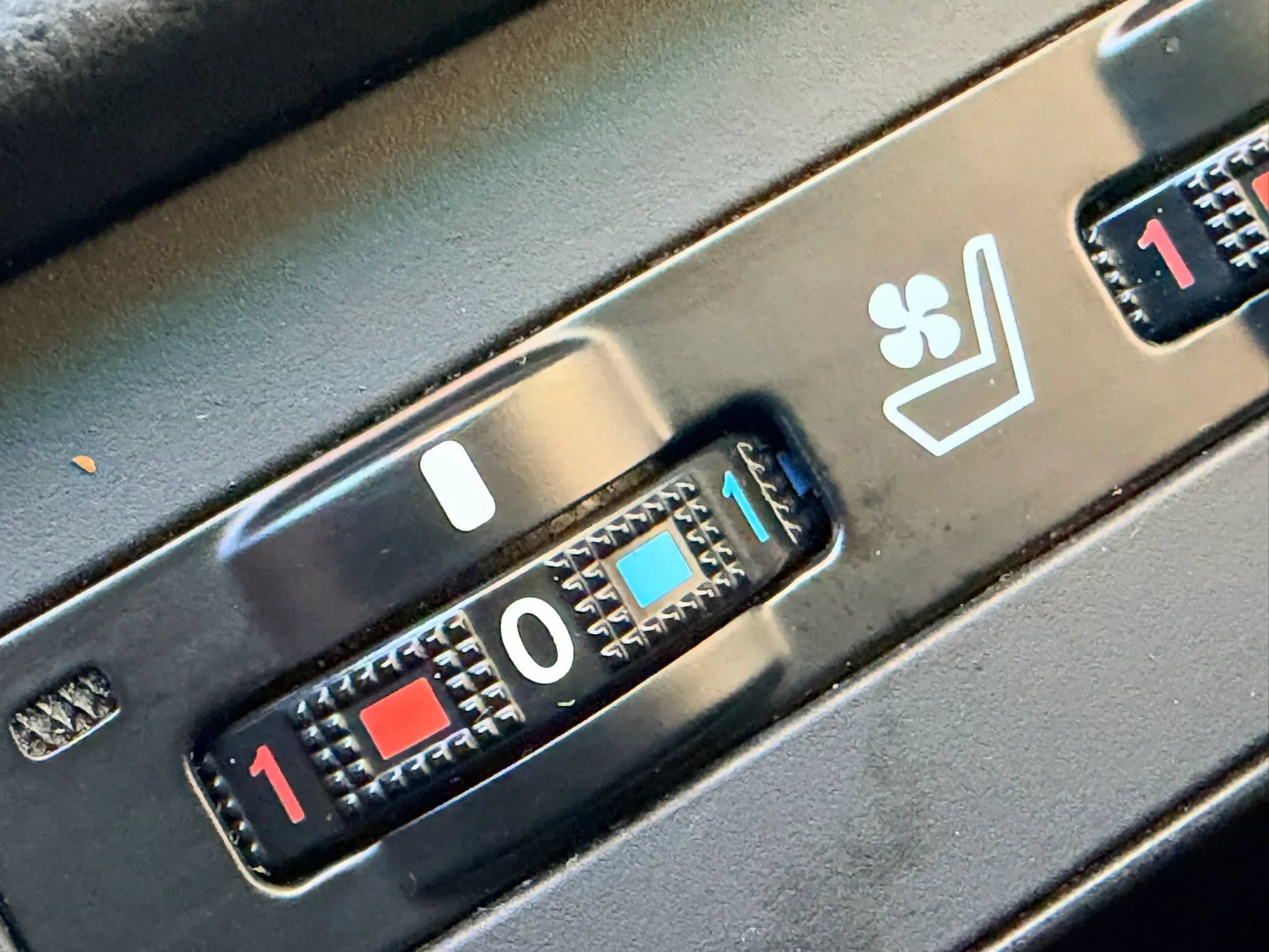 Used 2010 Lexus RX 350 AWD image 3