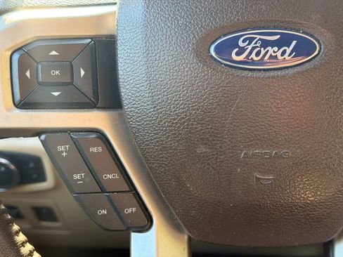 Used 2018 Ford F150 Lariat w/ Equipment Group 502A Luxury AWD/4WD image 30