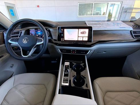 New 2026 Volkswagen Atlas SE image 5