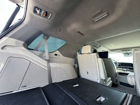 Certified 2023 Cadillac Escalade Premium Luxury Platinum image 30