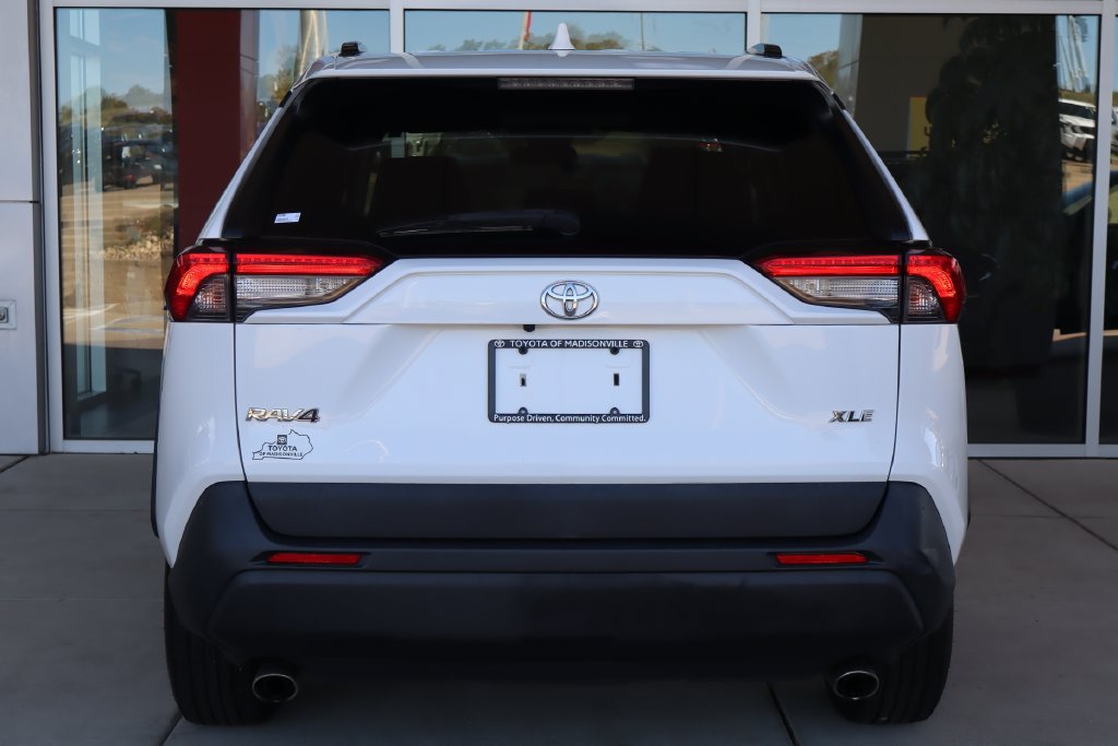 Used 2020 Toyota RAV4 XLE FWD image 7