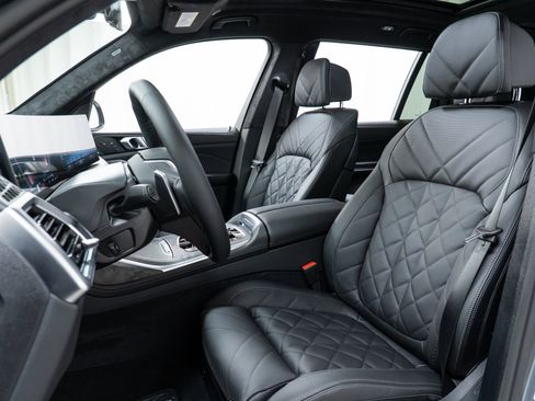 New 2026 BMW X7 xDrive40i w/ Executive Package image 13