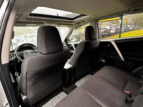 Used 2015 Toyota RAV4 XLE image 21