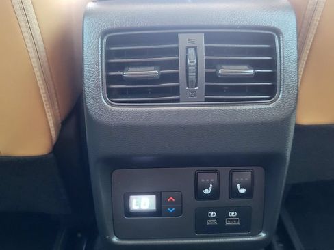Used 2023 Nissan Rogue Platinum w/ Platinum Premium Package FWD image 27