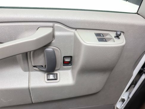 Used 2019 Chevrolet Express 3500 LT w/ LT Preferred Equipment Group RWD image 22