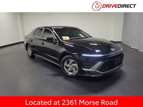 Used 2025 Hyundai Sonata SE image 1