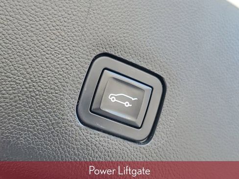 Used 2019 Chevrolet Traverse Premier w/ Redline Edition image 11