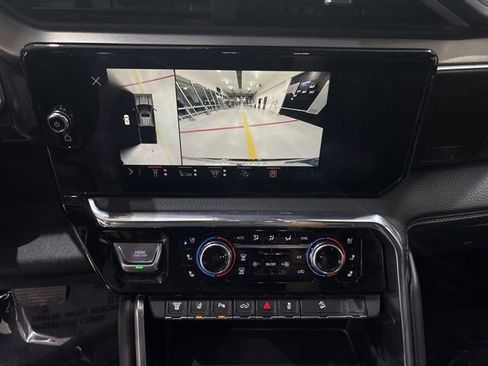 Used 2024 GMC Sierra 2500 Denali w/ Technology Package AWD/4WD image 32