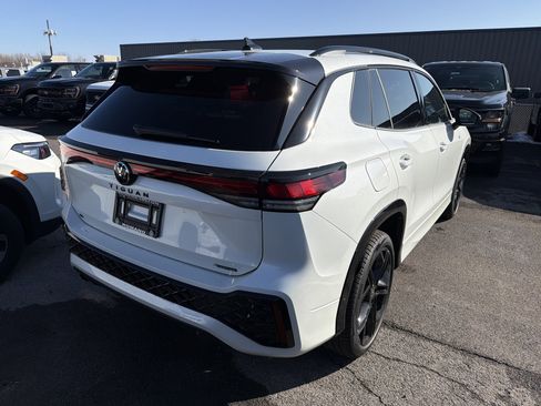 New 2026 Volkswagen Tiguan SE R-Line image 6