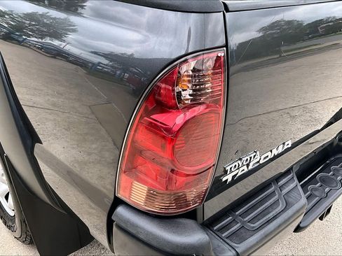 Used 2012 Toyota Tacoma PreRunner image 29