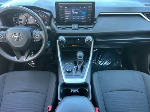 Used 2020 Toyota RAV4 LE w/ Carpet Mat Package AWD/4WD image 15