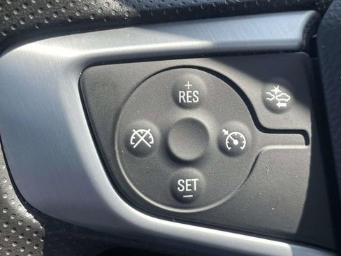 Used 2023 GMC Acadia SLE w/ Driver Convenience Package image 23