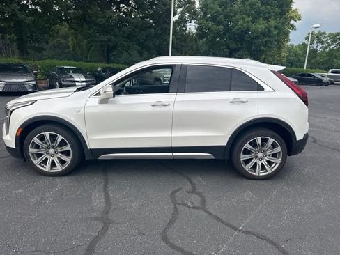 Used 2023 Cadillac XT4 Premium Luxury w/ Enhanced Visibility Package FWD image 8