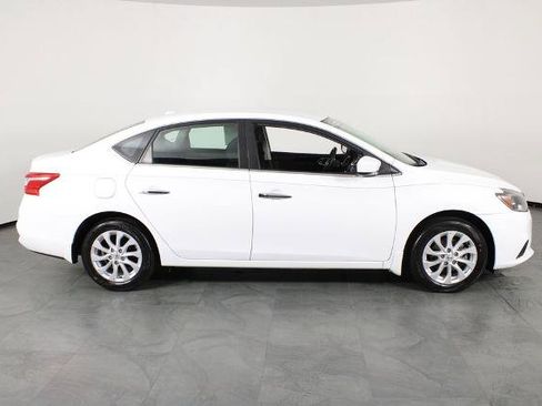 Certified 2019 Nissan Sentra SV FWD image 12