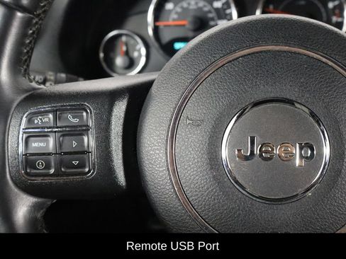 Used 2017 Jeep Wrangler Unlimited Rubicon w/ Connectivity Group AWD/4WD image 8