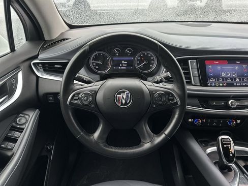 Used 2021 Buick Enclave Essence image 14