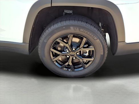 Used 2024 Jeep Grand Cherokee L Laredo image 20