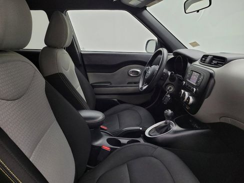Used 2016 Kia Soul + FWD image 21