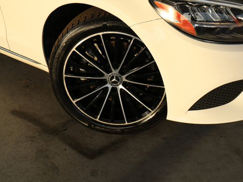 Used 2019 Mercedes-Benz C 300 4MATIC Sedan image 3