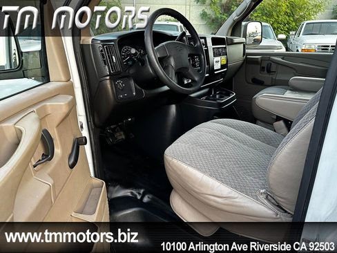 Used 2007 Chevrolet Express 2500 image 6