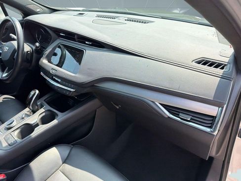 Used 2020 Cadillac XT4 Premium Luxury AWD/4WD image 22
