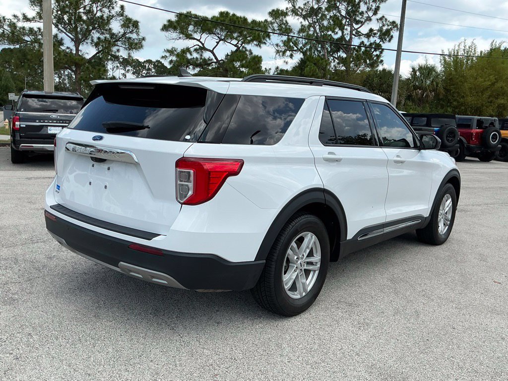 Used 2023 Ford Explorer XLT w/ Equipment Group 202A RWD image 12