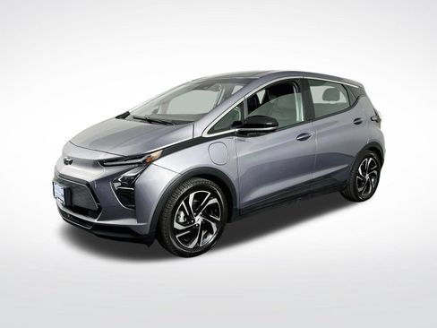 Used 2023 Chevrolet Bolt LT w/ Infotainment Package FWD image 4
